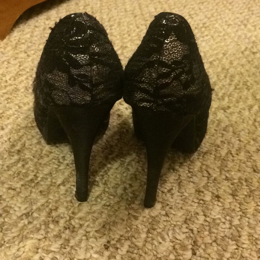 Heels - Picture 3 of 3